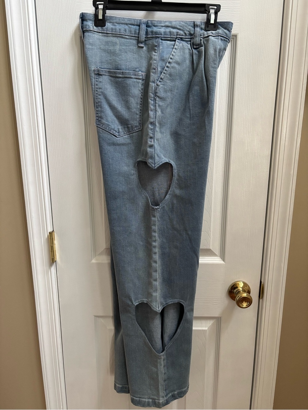 Free People Woman’s Native Youth heart cut out detail jeans, Size Small, NWT - Picture 8 of 9